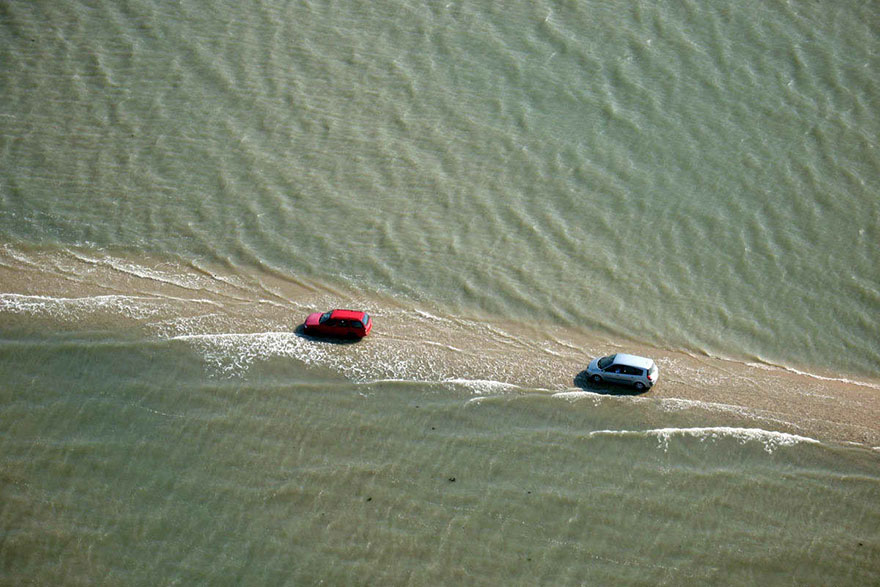 Driving Into The Ocean！