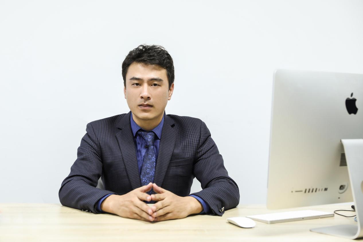 【盈峰摩米公司】凤凰网广东专访摩米张宜丰：“亲和艺术”让童装更懂成长
